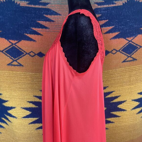 Vintage Miss Elaine Red Maxi Trapeze Nightgown. Flowy. Lace. USA. Size Small. - Picture 11 of 13